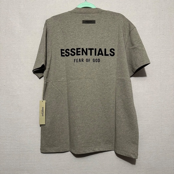 NWT Essentials Fear of God T-Shirt - size M - Picture 2 of 9